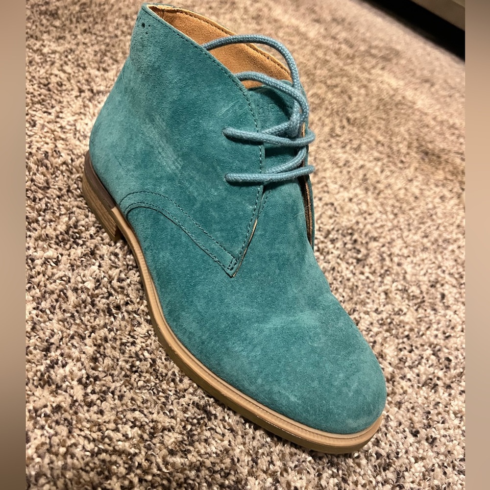 Hush puppies boots worn a couple of times